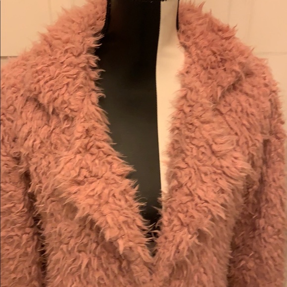 Fuzzy pink coat - Picture 4 of 5